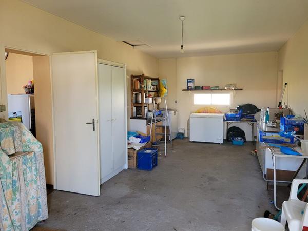 ECHILLAIS - Maison de plain-pied de  80 m² avec garage double et jardin clos