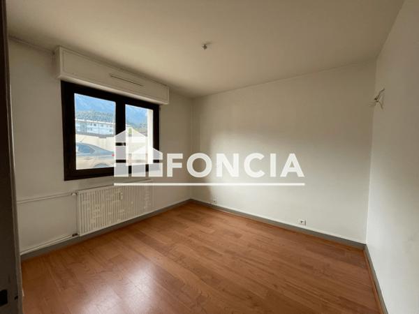 Location Appartement meublé 3 pièces 50 m² - 26-26BIS AVENUE JEAN MOULIN Albertville 73200