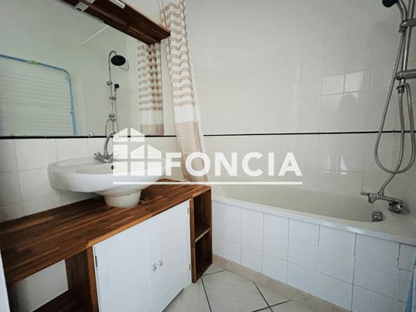 Location Appartement meublé 3 pièces 50.93 m² - ILOT CAMILLE AUBAN Toulon 83000