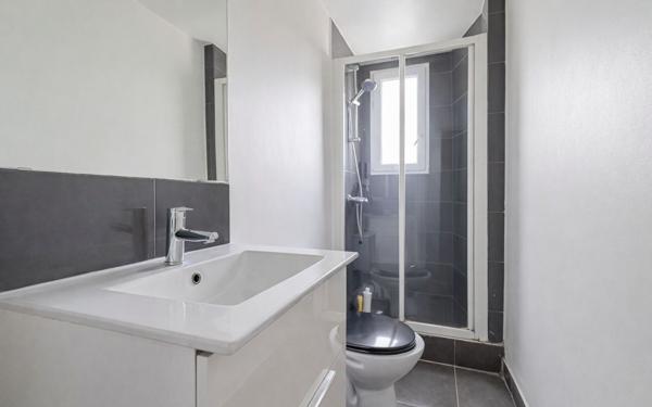 Appartement à vendre    3 pièces • 66 m2 Paris 18