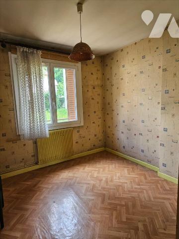 T4 à rénover avec cave et grenier