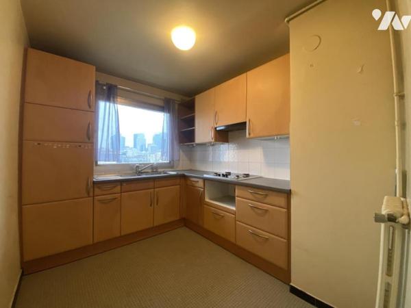 COURBEVOIE - Appartement T2 avec balcon et vue dégagée