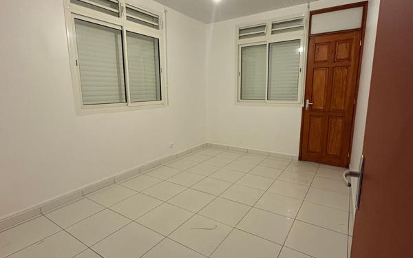 Maison à vendre    6 pièces •  Morne-à-l'Eau