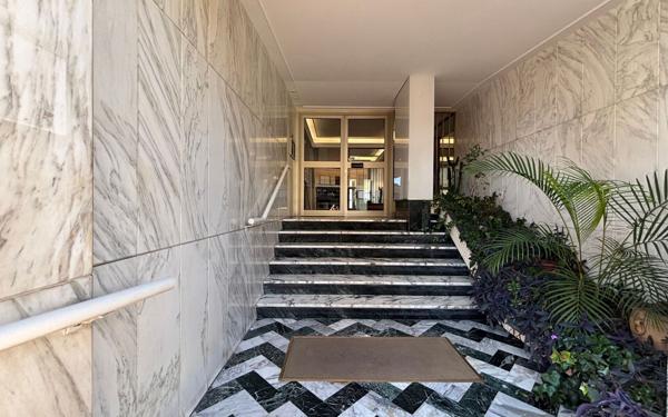 Appartement à vendre    1 pièce • 28,16 m2 Le Cannet