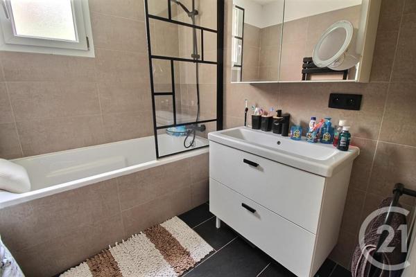 Appartement F5 à vendre  5 pièces - 101,84 m2 ST ANDRE DE LA ROCHE - 06