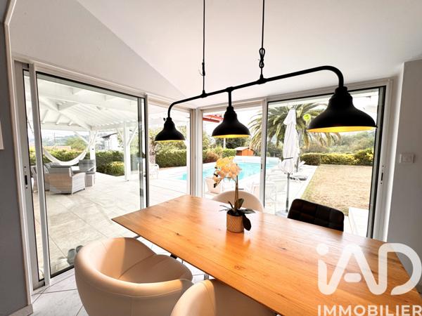 Maison à vendre 7 pièces 202 m² Amendeuix-Oneix