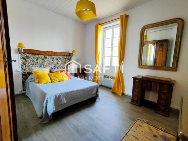 Maison de charme ancienne au cœur du village traditionnel Rétais proche marché Antioche et plage Montamer