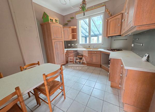 MAISON DE CARACTÈRE, 7 CHAMBRES AVEC JARDIN ET STATIONNEMENT? EN PLEIN CENTRE DE SAINT-QUENTIN !