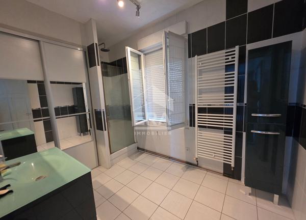 MAISON DE CARACTÈRE, 7 CHAMBRES AVEC JARDIN ET STATIONNEMENT? EN PLEIN CENTRE DE SAINT-QUENTIN !
