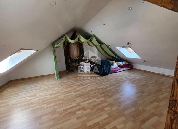 MAISON DE CARACTÈRE, 7 CHAMBRES AVEC JARDIN ET STATIONNEMENT? EN PLEIN CENTRE DE SAINT-QUENTIN !