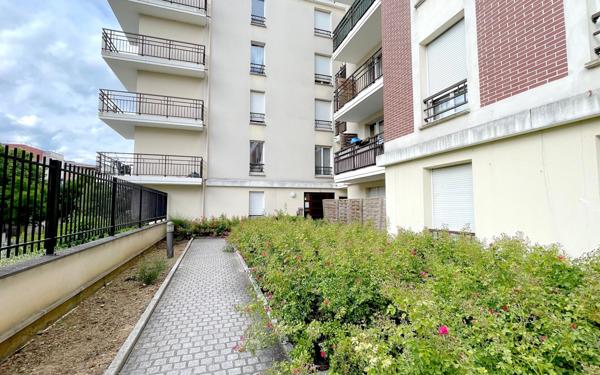 Appartement à vendre    2 pièces •  Corbeil-Essonnes