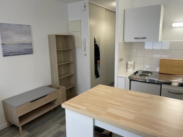 PROCHE QUAI DE VERSAILLES STUDIO MEUBLE ,  
Nantes 44000