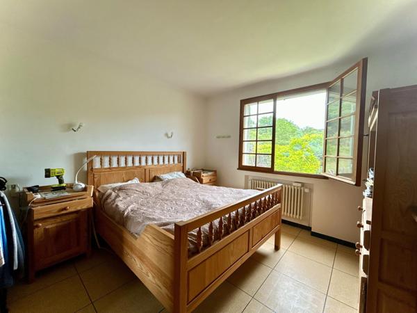 Maison traditionnelle de 146M2 sur un garage de 150m2