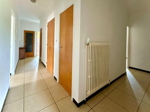 Maison traditionnelle de 146M2 sur un garage de 150m2