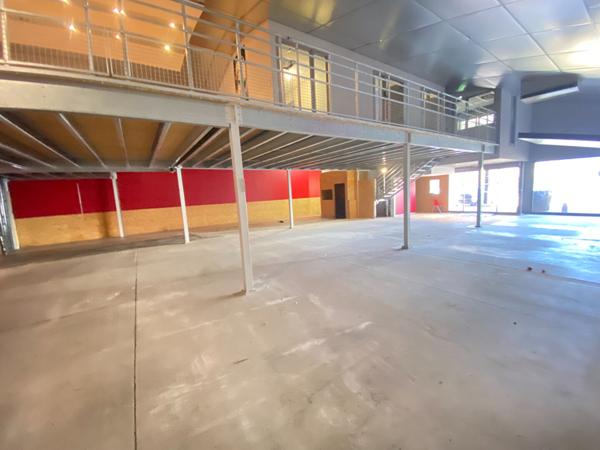 Local commercial Saint Quentin 420 m2