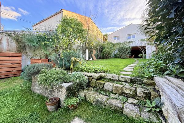 La Rochelle (17000) La Genette - Maison de Plain-pied avec quadruple garage et appartement T3