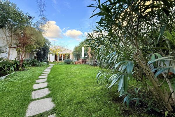 La Rochelle (17000) La Genette - Maison de Plain-pied avec quadruple garage et appartement T3