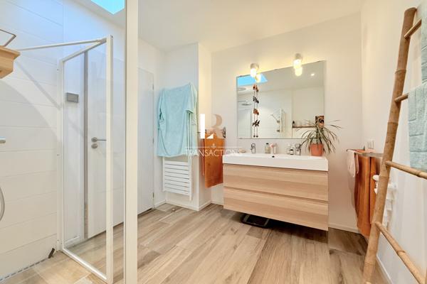 La Rochelle (17000) La Genette - Maison de Plain-pied avec quadruple garage et appartement T3