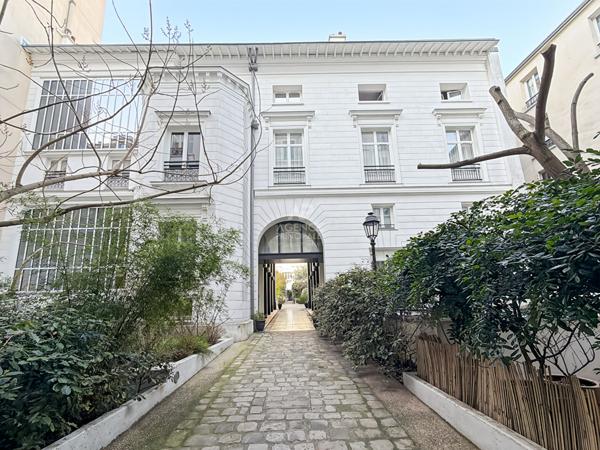 BIEN RARE : CITE KLEIN - APPARTEMENT DE DEUX PIECES 436 900 € **  - Référence  6805-NG