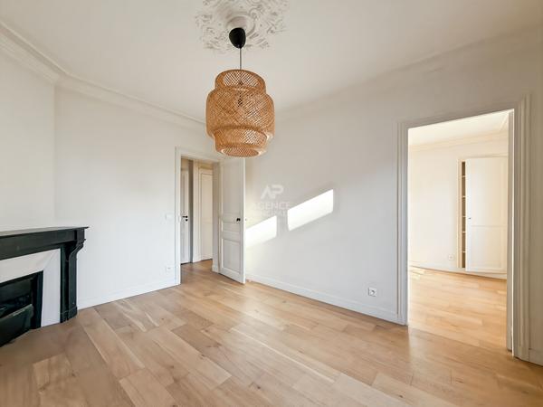 BIEN RARE : CITE KLEIN - APPARTEMENT DE DEUX PIECES 436 900 € **  - Référence  6805-NG