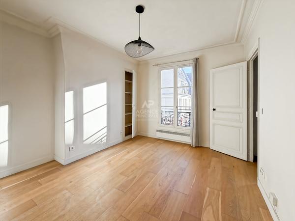 BIEN RARE : CITE KLEIN - APPARTEMENT DE DEUX PIECES 436 900 € **  - Référence  6805-NG