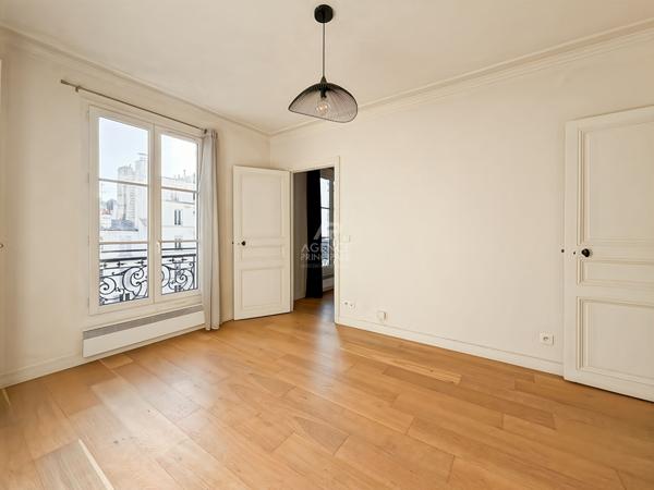 BIEN RARE : CITE KLEIN - APPARTEMENT DE DEUX PIECES 436 900 € **  - Référence  6805-NG