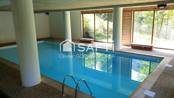 Grand studio dans résidence avec piscine chauffée et parking
