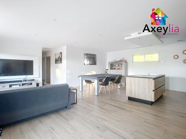 Vougy (42720) A VENDRE - A 10MIN DE ROANNE - MAISON DE 2022 DE PLAIN-PIED AVEC PISCINE