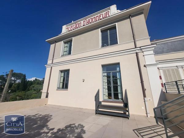 Appartement à louer 5 pièces 125m²