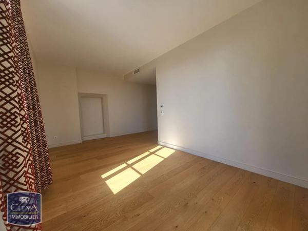 Appartement à louer 5 pièces 125m²