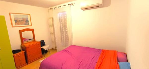 Charmante maison T4, avec une chambre et salle d'eau de plain-pied.