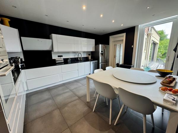 Maison Bourgeoise Art Déco d’Exception – 373 m² Habitables sur 680 m² de Terrain Arboré CROIX