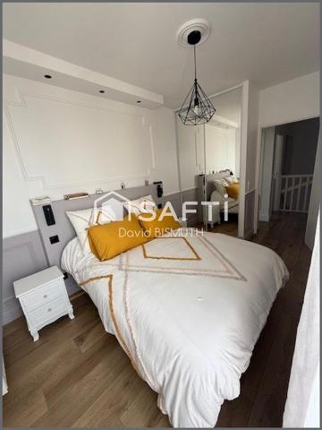 A VENDRE – Superbe Duplex 5 pièces 4 chambres de 108 m2  avec terrasse de 24 m2 – Dernier étage avec ascenseur