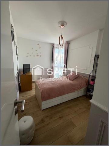 A VENDRE – Superbe Duplex 5 pièces 4 chambres de 108 m2  avec terrasse de 24 m2 – Dernier étage avec ascenseur