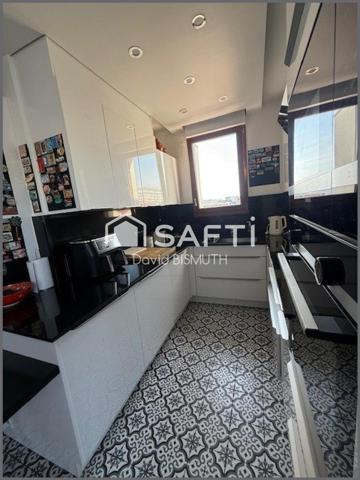 A VENDRE – Superbe Duplex 5 pièces 4 chambres de 108 m2  avec terrasse de 24 m2 – Dernier étage avec ascenseur