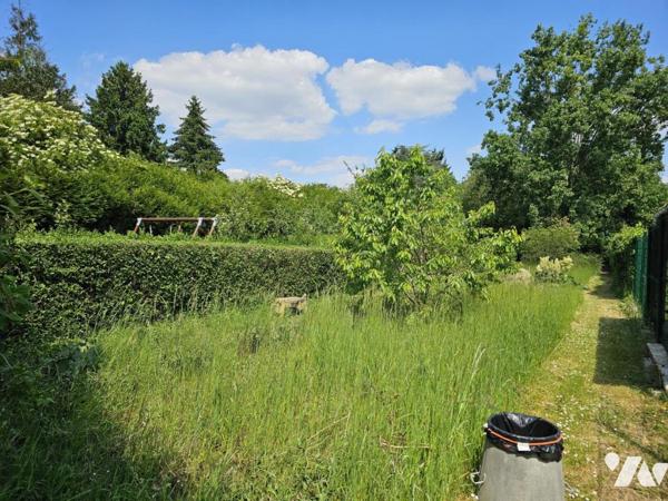 Maison - deux chambres - jardin - passage sur le côté 
