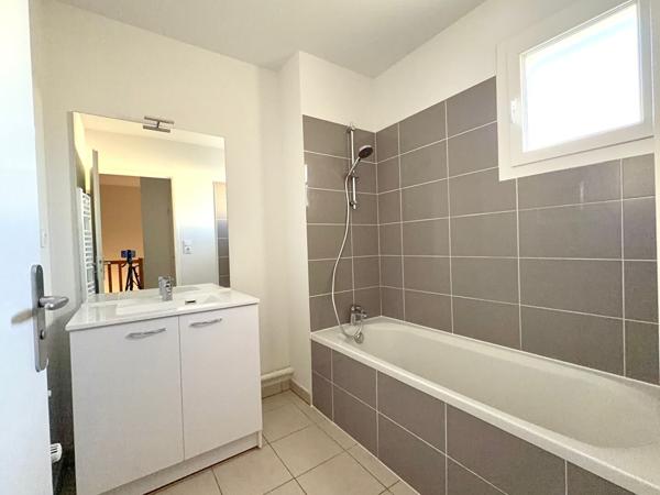 RARE SUR HAUT BOULIAC-Maison récente de 70m2 avec jardin et garage , Bouliac RARE SUR HAUT BOULIAC-Maison récente de 70m2 avec jardin et garage , Bouliac