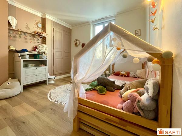 Au cœur du village, 189 m2 hab, 4 chambres, 3 SdB