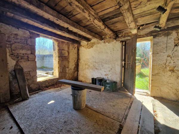 Maison ancienne - Saint-cyprien Perigord Noir, Projet en pierres du pays, en cours de renovation et début d'extension sur joli terrain clos de murets
