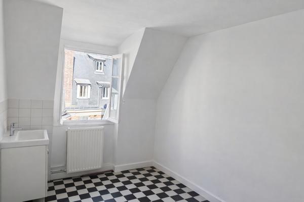 Chambre de service avec point d'eau