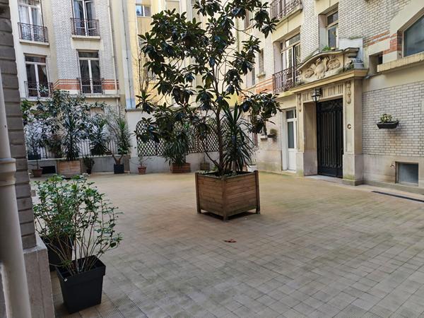 Chambre de service avec point d'eau
