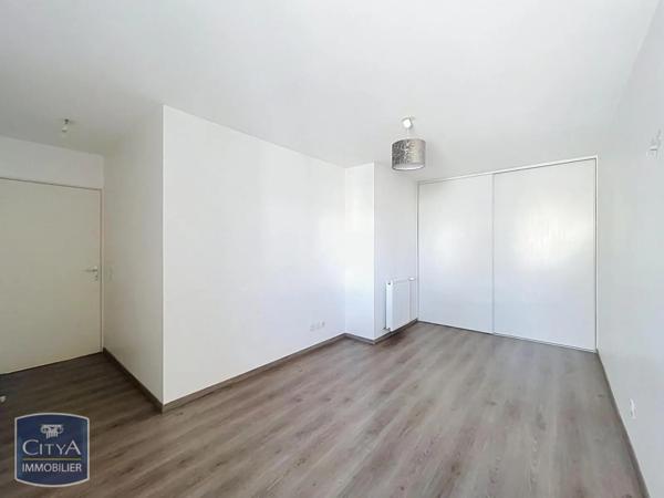 Appartement à louer 3 pièces 61.56m² Décines-Charpieu (69150)
