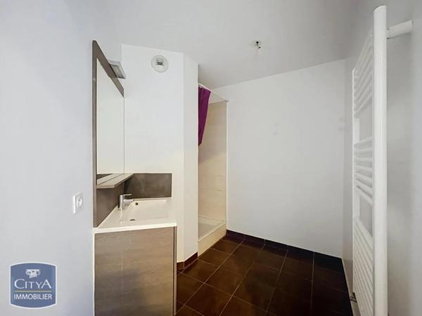 Appartement à louer 3 pièces 61.56m² Décines-Charpieu (69150)