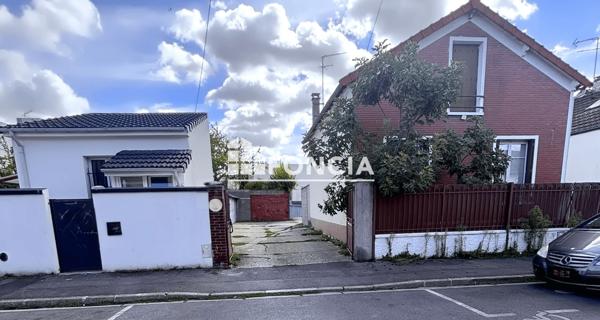 À vendre Parking 12.8 m² - Saint-denis 93200