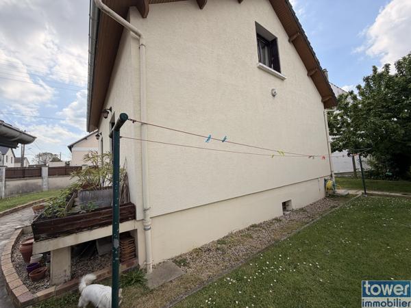 Maison
                                                                                                                                                                                                                                                                                                                        5 pièce(s)                                                                                                                                                                                                          3 chambre(s)                                                                                                                                                                                                          93.68  m²