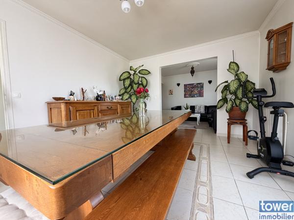 Maison
                                                                                                                                                                                                                                                                                                                        5 pièce(s)                                                                                                                                                                                                          3 chambre(s)                                                                                                                                                                                                          93.68  m²