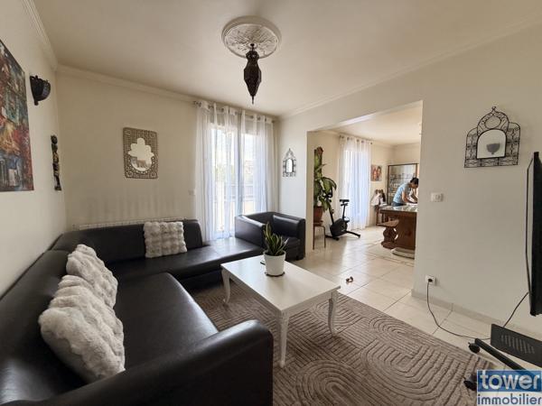 Maison
                                                                                                                                                                                                                                                                                                                        5 pièce(s)                                                                                                                                                                                                          3 chambre(s)                                                                                                                                                                                                          93.68  m²