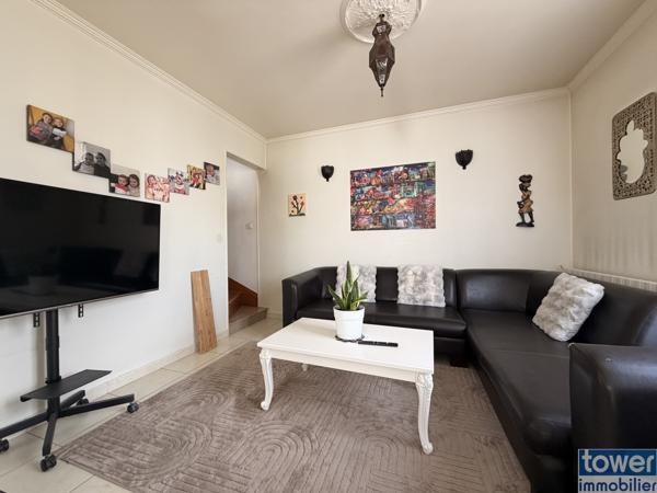 Maison
                                                                                                                                                                                                                                                                                                                        5 pièce(s)                                                                                                                                                                                                          3 chambre(s)                                                                                                                                                                                                          93.68  m²