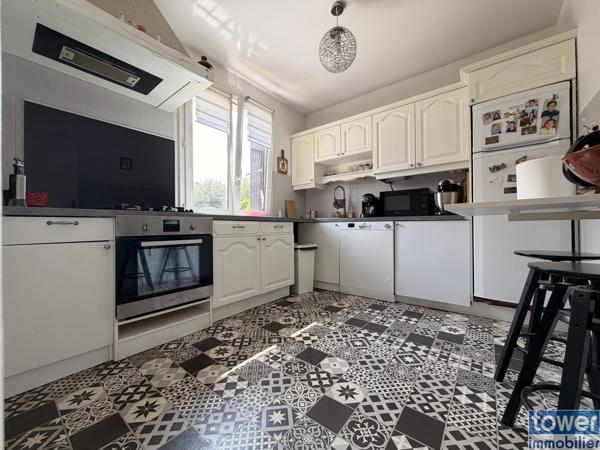 Maison
                                                                                                                                                                                                                                                                                                                        5 pièce(s)                                                                                                                                                                                                          3 chambre(s)                                                                                                                                                                                                          93.68  m²