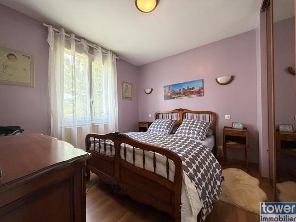 Maison
                                                                                                                                                                                                                                                                                                                        5 pièce(s)                                                                                                                                                                                                          3 chambre(s)                                                                                                                                                                                                          93.68  m²